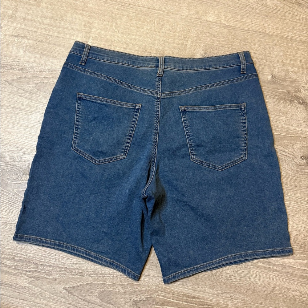 •32 DEGREES• SHORTS - Picture 4 of 4